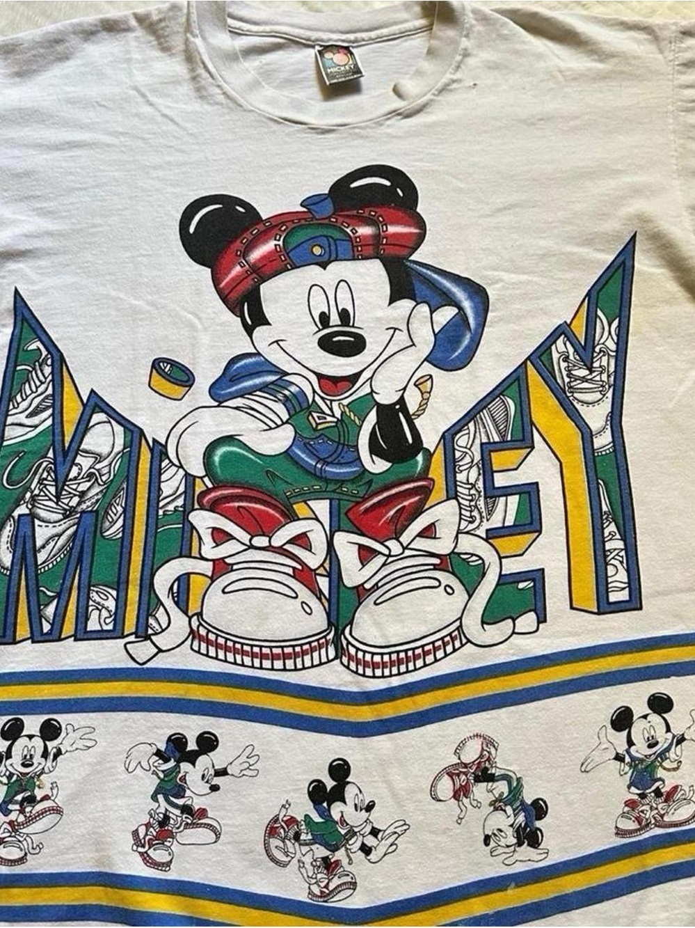 Vintage 1990s Mickey Mouse White Graphic Tee - adult large